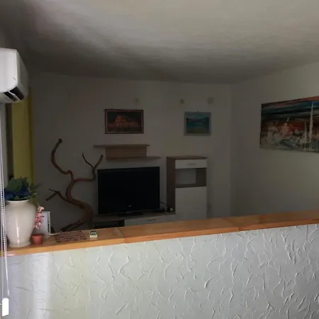 Apartmani Cesarica Karlobag Kamer foto
