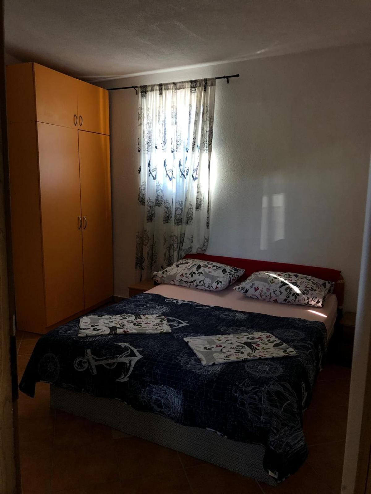 Apartment Cesarica Karlobag