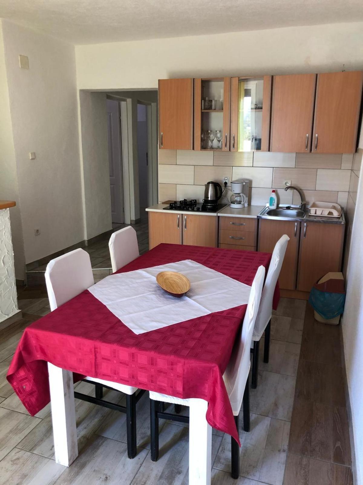 Apartment Cesarica Karlobag